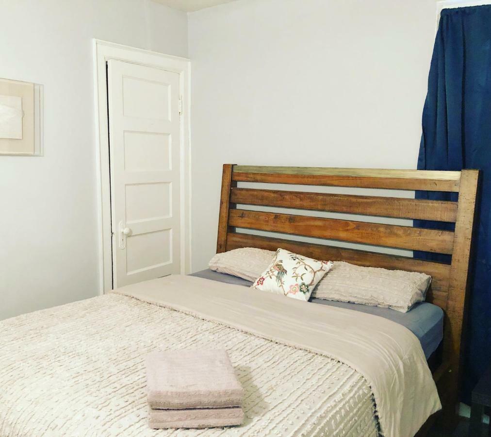 4 Bedroom In Buffalo Niagara Region Exterior photo